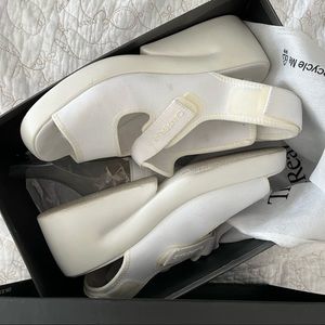 ❌SOLD❌ CamperLab SS20 White Kaah Platform Sandals